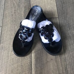 Kenneth Cole Sandals